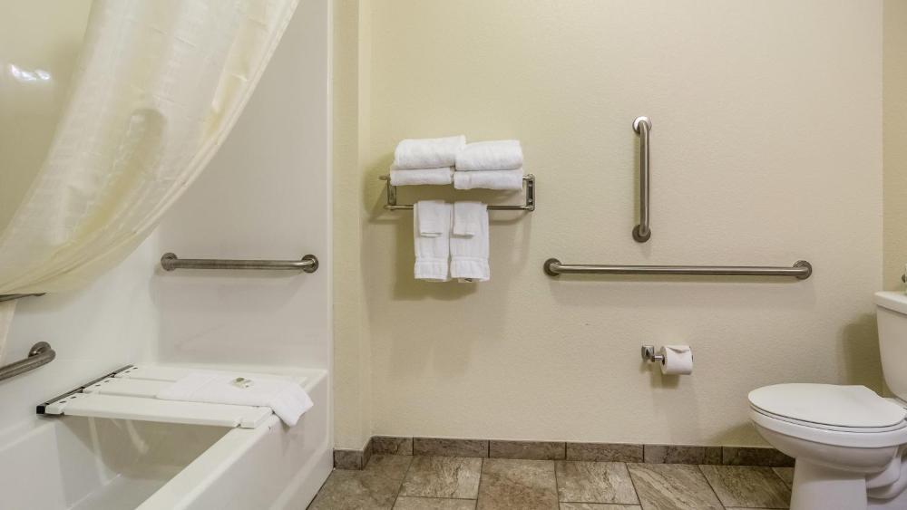 Queen Room - Disability Access interior